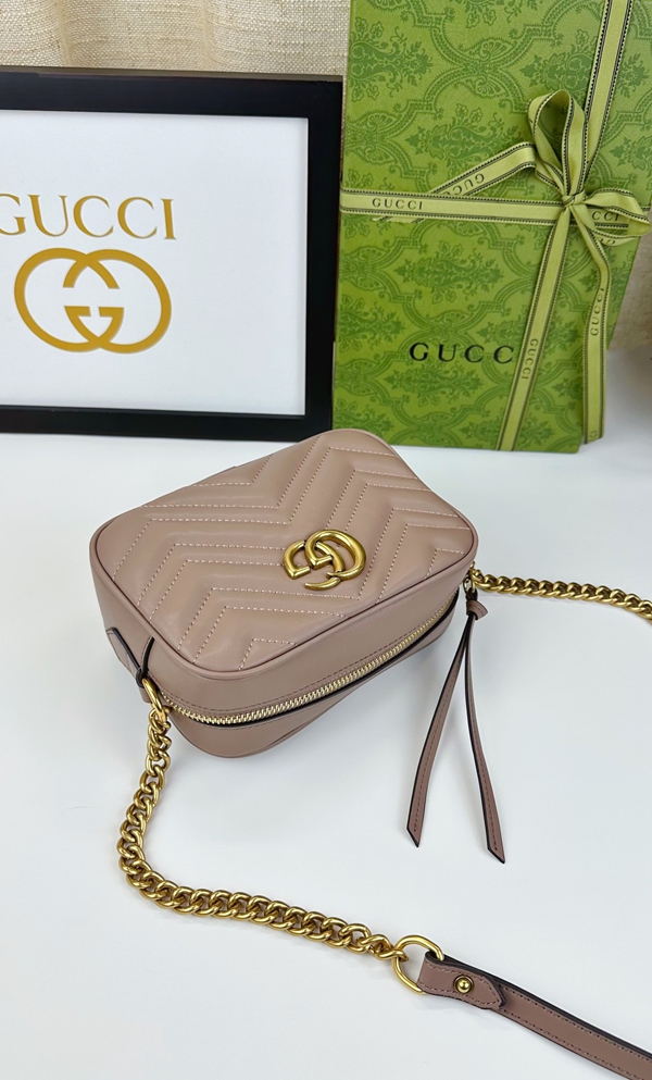 激安グッチバッグコピー角部分ディテール